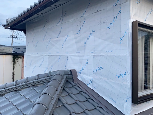 タイペックシートも張っていきます。