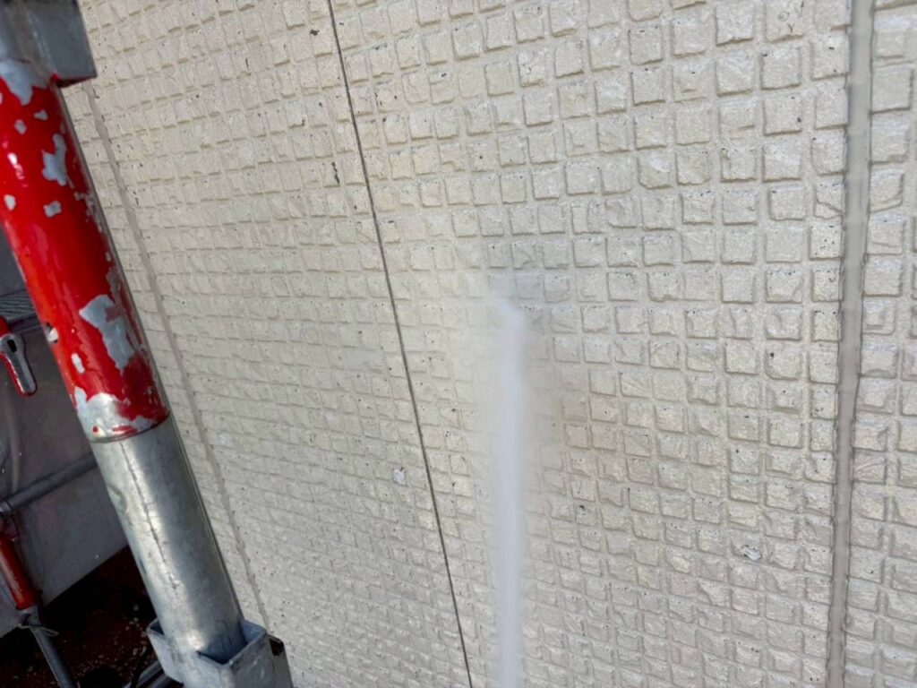 外壁洗浄していきます。