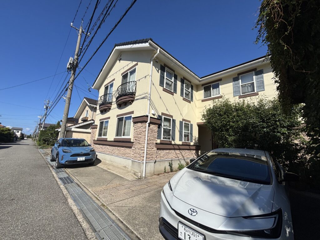 【白山市】外壁塗装｜築30年のくすみ・クラックを補修し美観を回復