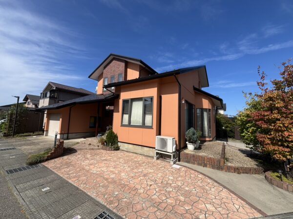 【白山市】外壁塗装｜ひび割れ・欠損が目立つ外壁を塗装で美しく一新